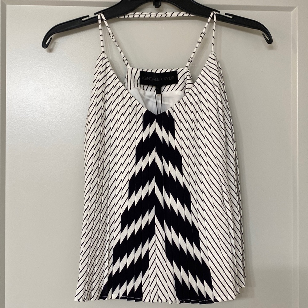NWT Kendall and Kylie Top